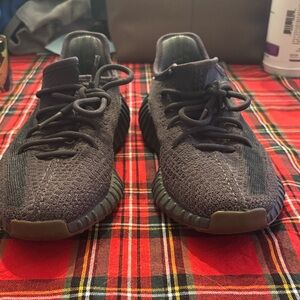 Used Mens size 7 Yeezy 350 boost Adidas no box